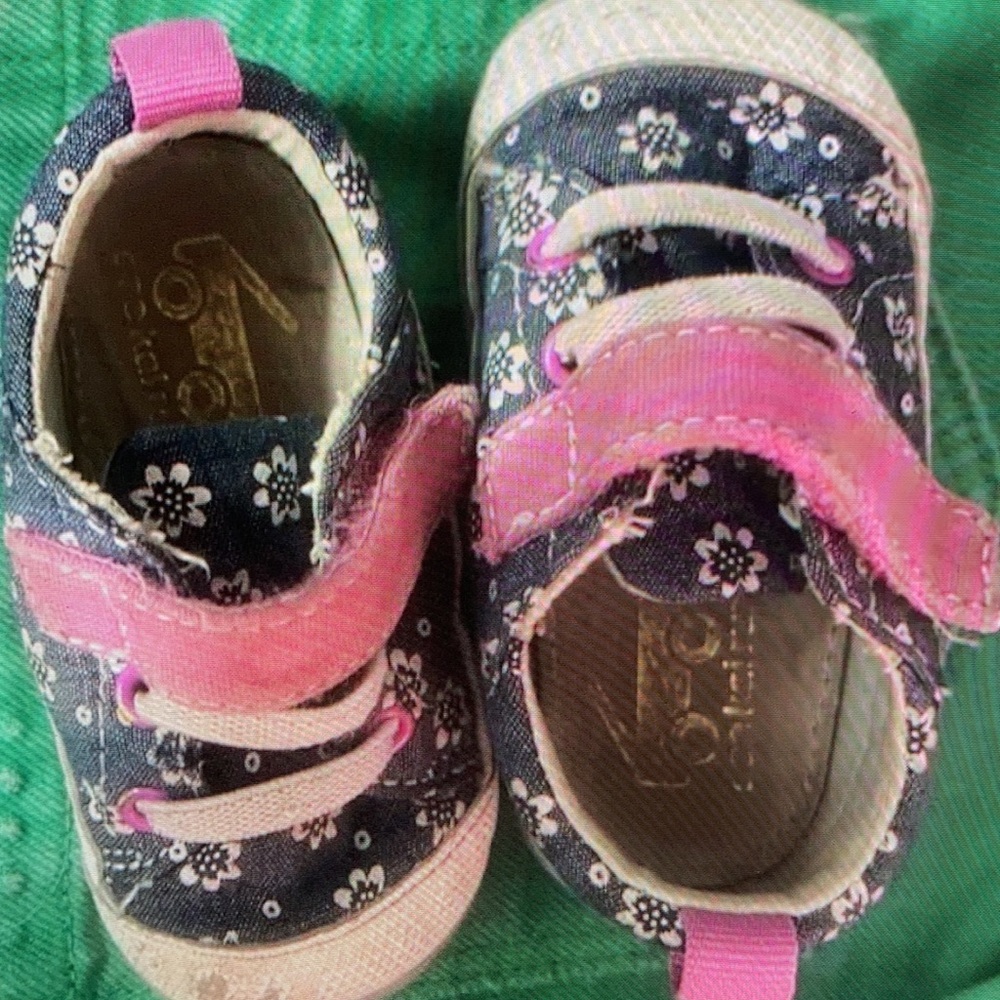 Good condition kids cute shoes